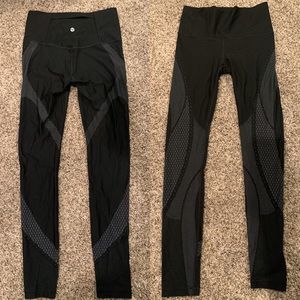 Lululemon mapped out high rise leggings